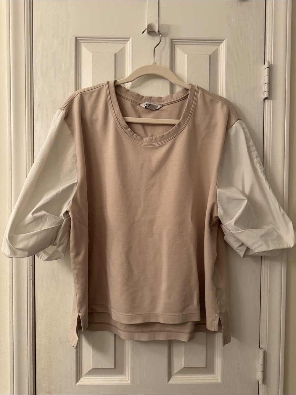 Athleta Two-Tone Crew Shirt in Beige and White